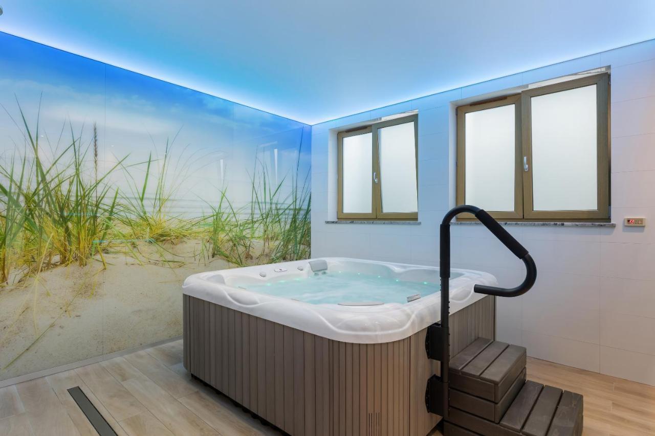 Underground Apartment In A Lux Holiday House Posejdon By Renters Prestige Kołczewo Buitenkant foto